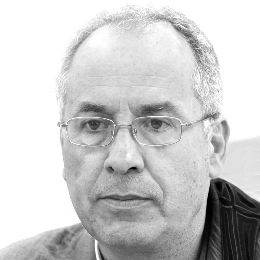 Carlos Mendoza, Instructor Principal de Finanzas